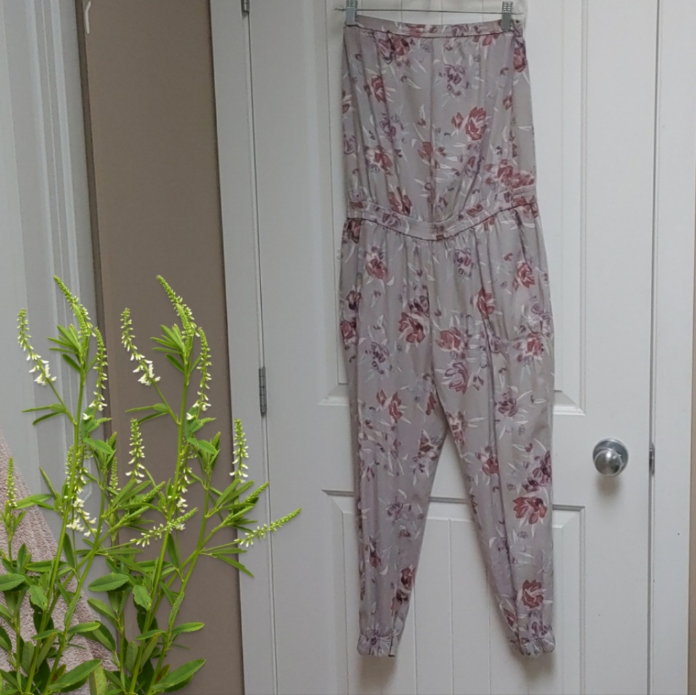 Talula by Aritzia shoulderless jumper suit overall romper flowers Medium - Picture 2 of 9